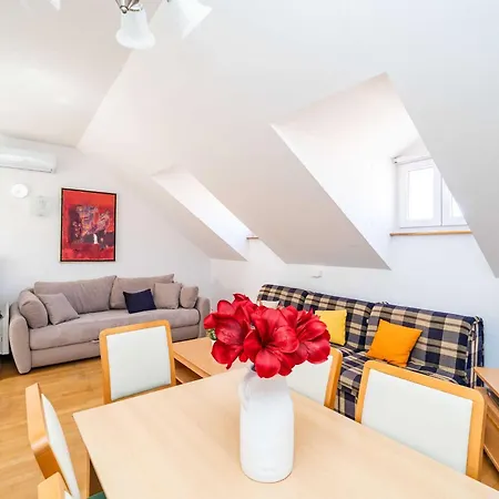 Foteza - Duplex Two Bedroom Apartment *