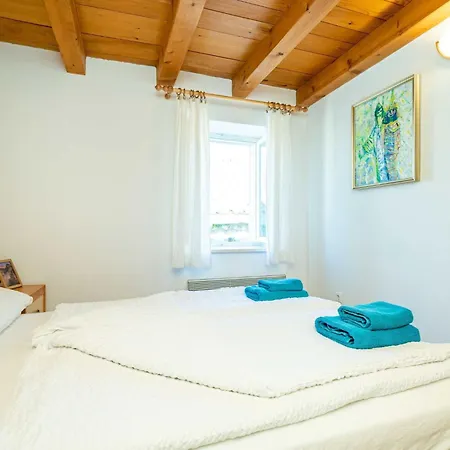 Foteza - Duplex Two Bedroom Second Third Floor
